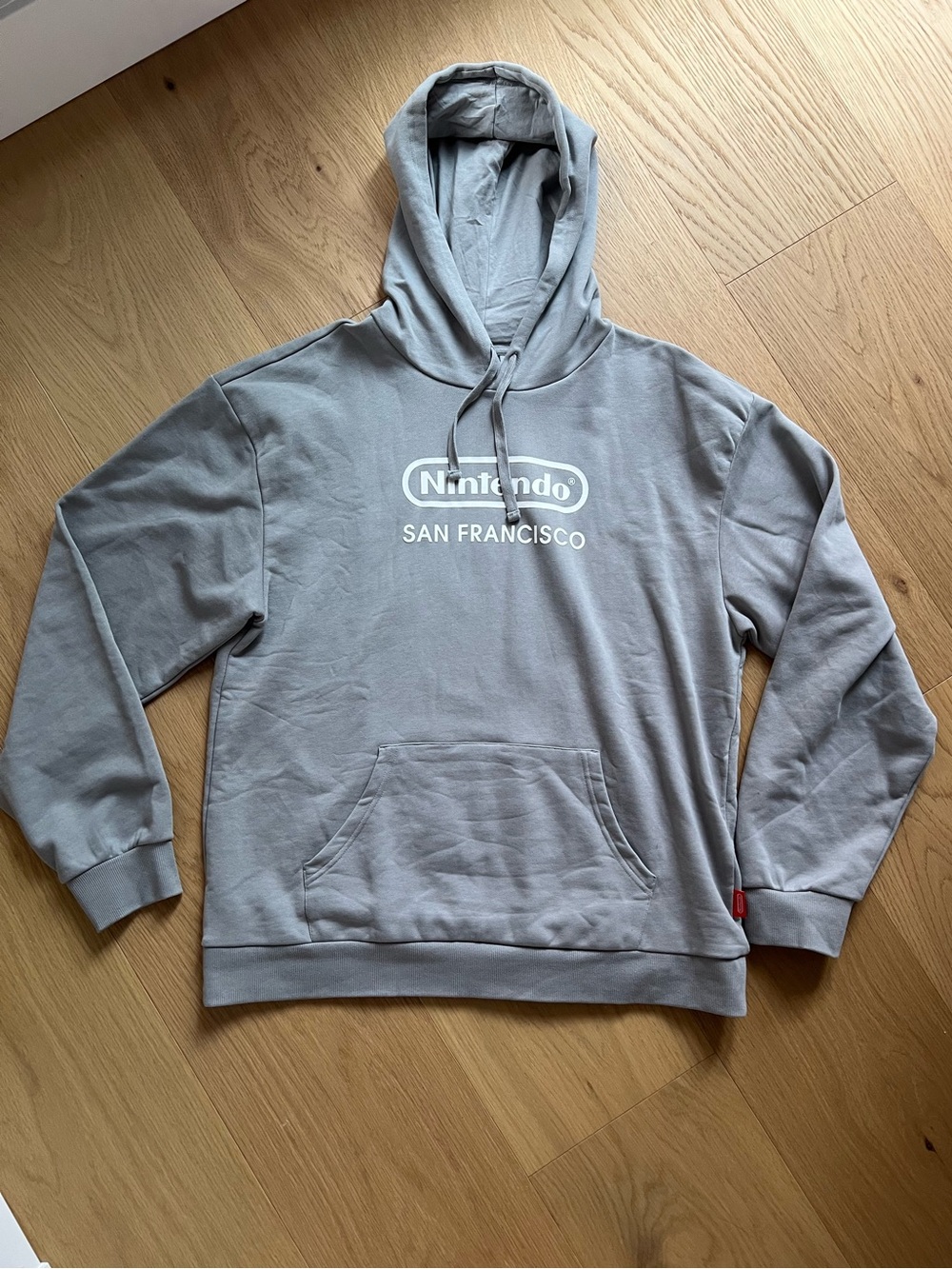 Like New Authentic Men’s Nintendo San Francisco Hoodie Sweatshirt in Gray Grey